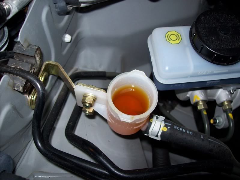How do you know when you need clutch fluid?