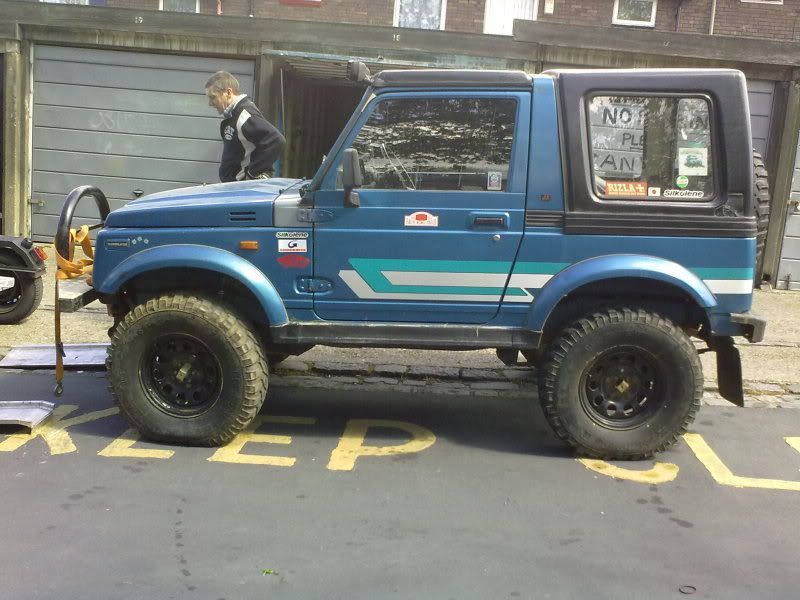 and this is my suzuki samurai, has spoa lift, 31's snorkel weber carb 