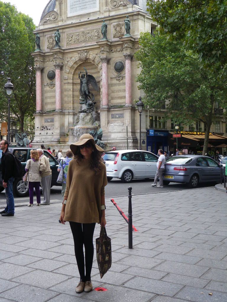 Beige et Noir à Paris