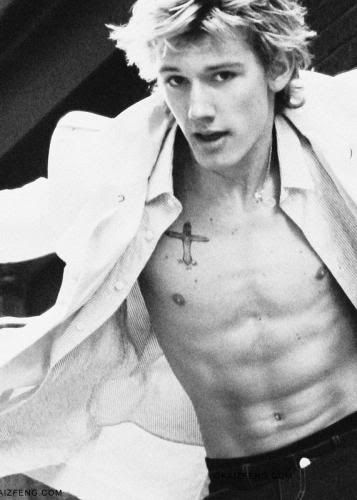 Alex Pettyfer Image