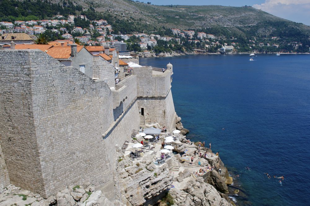 DubrovnikWallSwimSeaEdge.jpg
