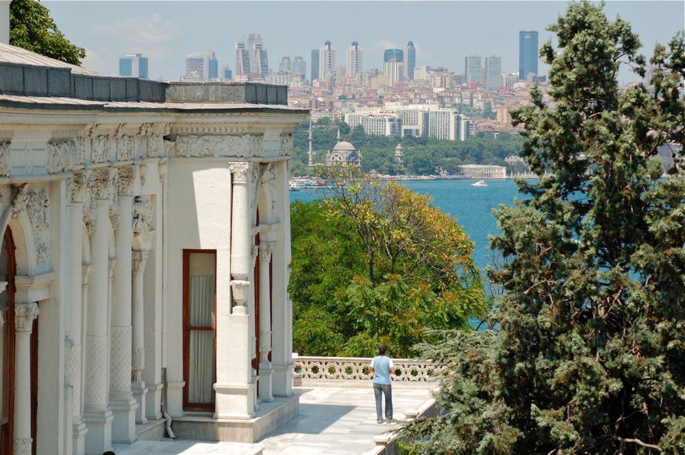 IstanbulSulPalaceViewCity.jpg