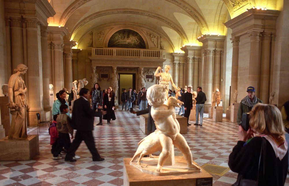 ParisLouvreInteriorSculptureHall.jpg