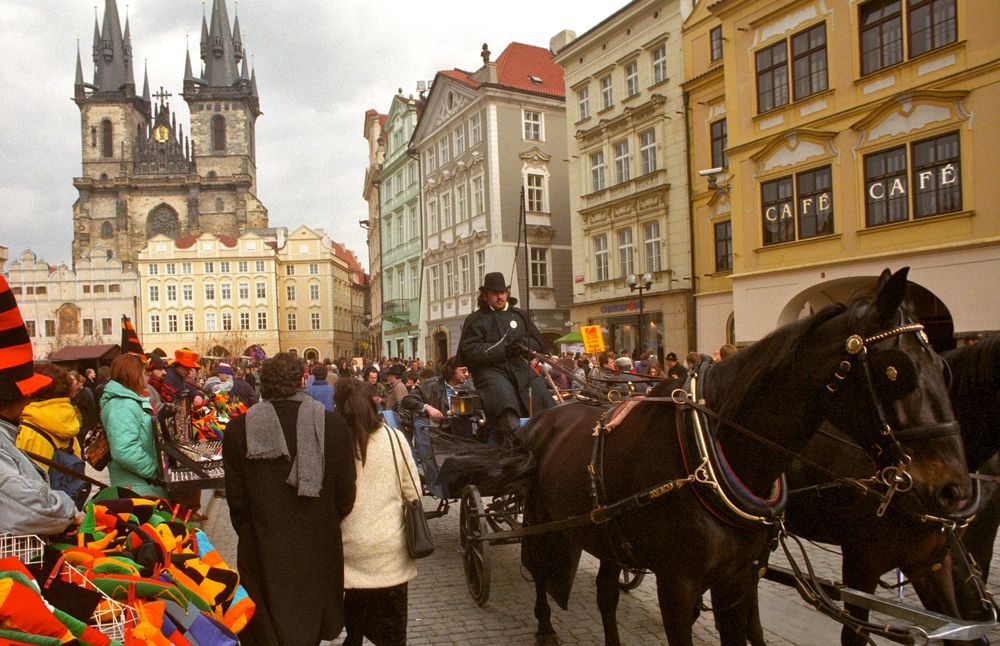 PragueHorseChurchMainSquare.jpg