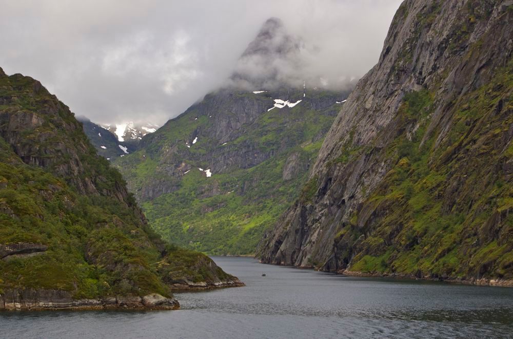 TrollfjordEnter.jpg