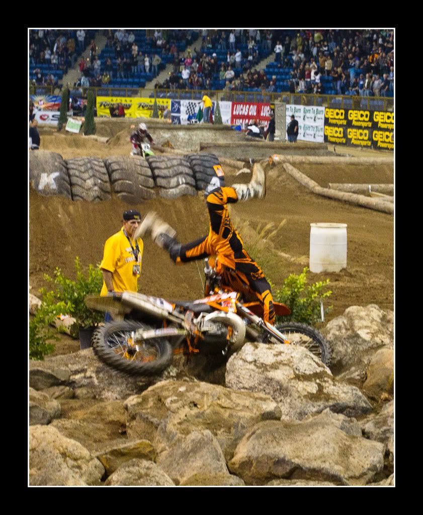 IMAGE: http://i298.photobucket.com/albums/mm273/FocsrallyX/2010%20EnduroCross/TaddyBlazusiakCrashOnelegup.jpg