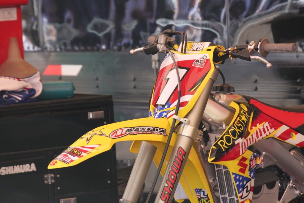 IMAGE: http://i298.photobucket.com/albums/mm273/FocsrallyX/Motocross%20Of%20Nations/IMG_1887-1.jpg