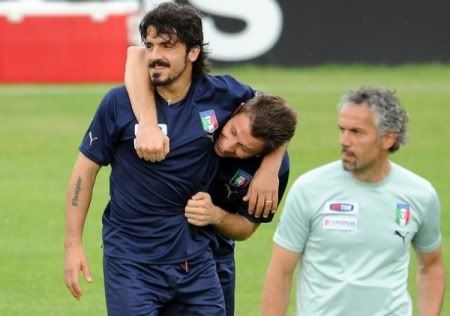 Italian midfielder Gennaro Gattuso (L) and Italian forward Antonio Cassano (R) joke as Roberto Donadoni, coach of the Italian national football team looks on during a training session of the Italian national football team in Maria Enzersdorf on June 11, 2008. Italy will play against Romania in group C of the Euro 2008 football tournament at the Letzigrund stadium in Zurich on June 13, 2008 (AFP/Getty Images)