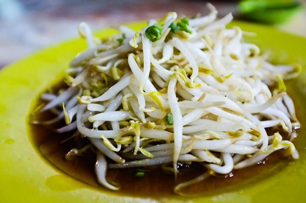 Bean Sprouts by Fifteen Tower Tauge Chicken