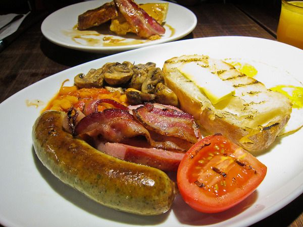 The English Fry Up by S.Wine Cafe, Publika